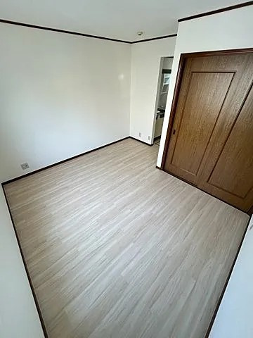 芦屋市船戸町のアパートの居間・リビング