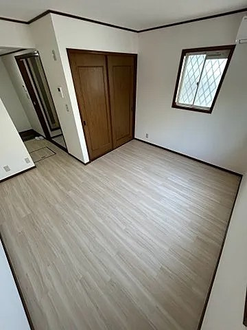 芦屋市船戸町のアパートの居間・リビング
