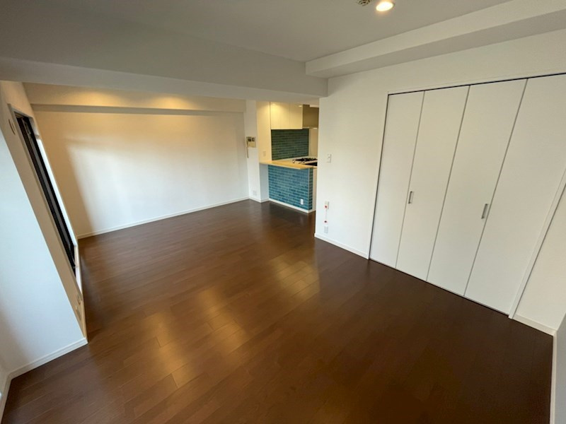 芦屋市春日町の賃貸マンションの居間・リビング