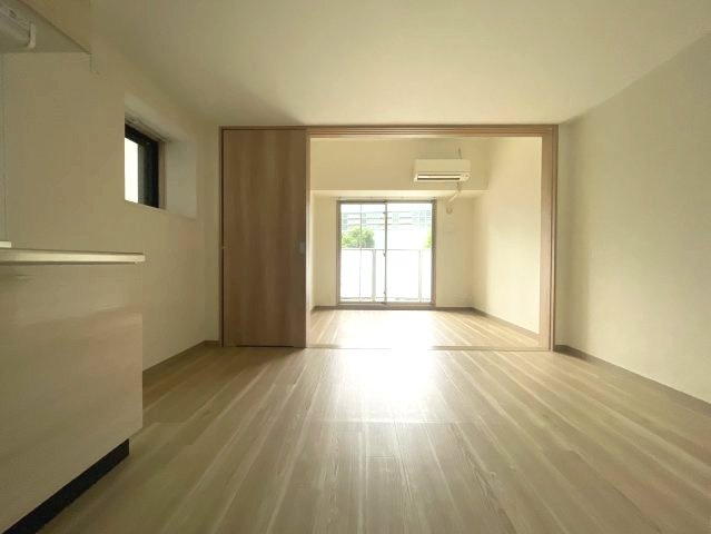 神戸市中央区磯辺通２丁目の賃貸マンションの居間・リビング