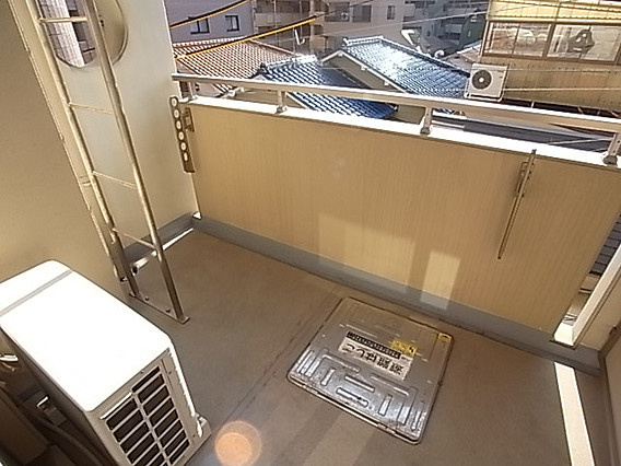 神戸市灘区友田町４丁目の賃貸マンションのバルコニー