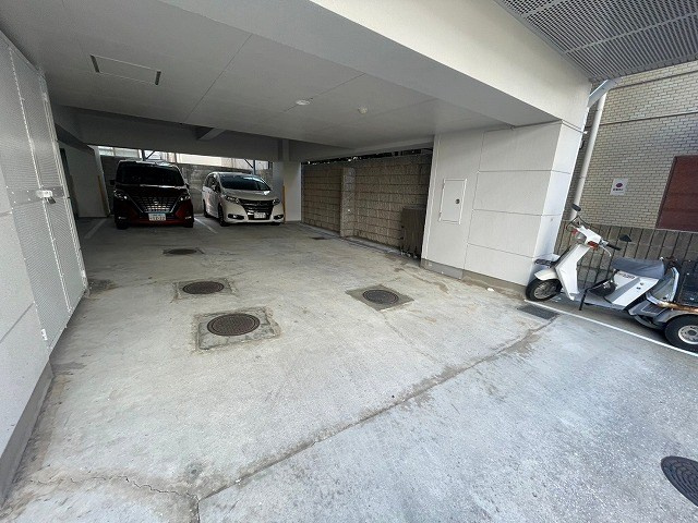 JUN中山手　の駐車場