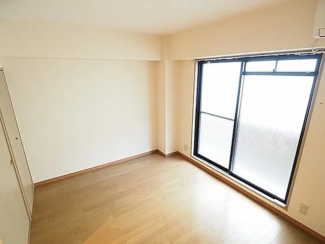 神戸市東灘区本庄町３丁目の賃貸マンションの居間・リビング