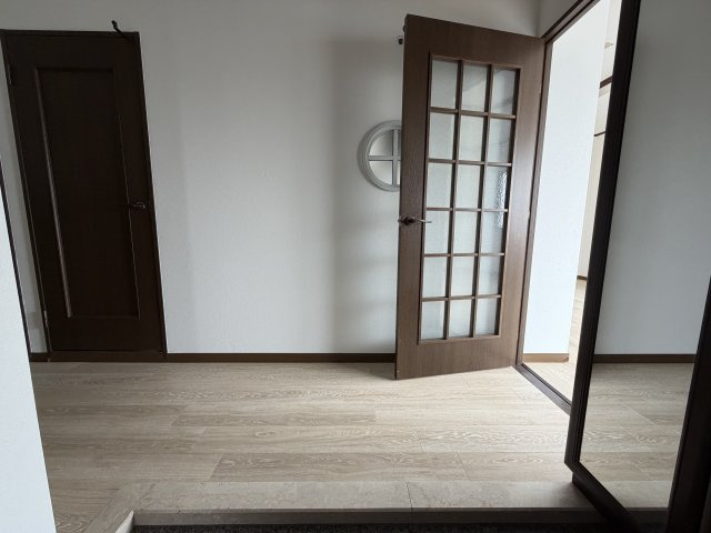 神戸市中央区野崎通２丁目の賃貸マンションの玄関