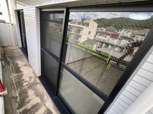 神戸市中央区野崎通２丁目の賃貸マンションのバルコニー