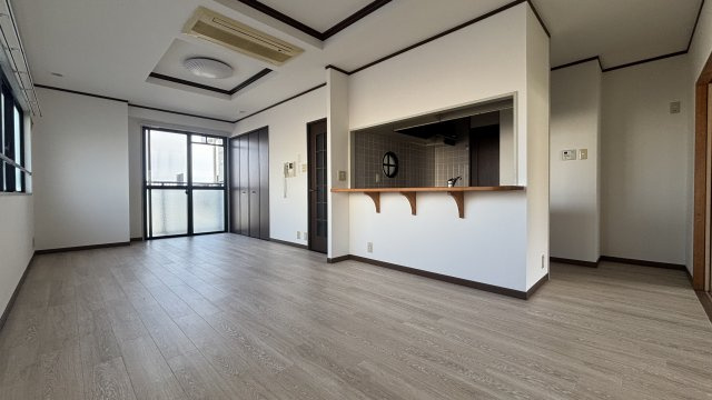 神戸市中央区野崎通２丁目の賃貸マンションの居間・リビング