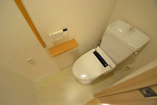 神戸市中央区下山手通３丁目の賃貸マンションのトイレ