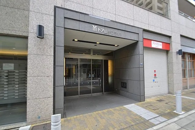 神戸市中央区下山手通３丁目の賃貸マンションのエントランス