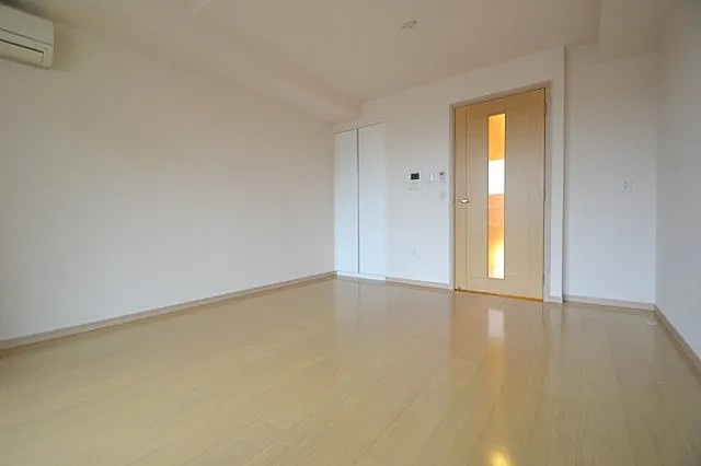神戸市中央区下山手通３丁目の賃貸マンションの居間・リビング