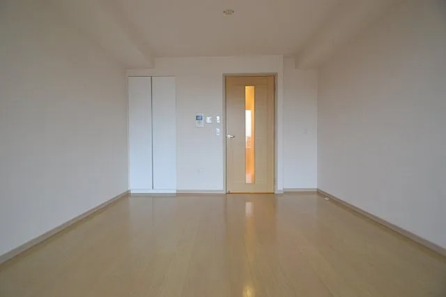 神戸市中央区下山手通３丁目の賃貸マンションの居間・リビング