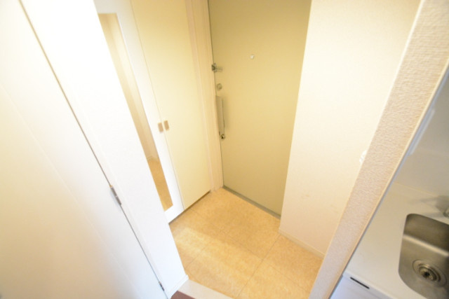 神戸市中央区元町通５丁目の賃貸マンションの玄関