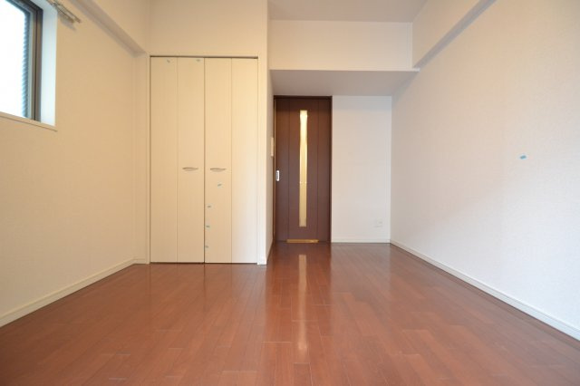 神戸市中央区元町通５丁目の賃貸マンションの居間・リビング