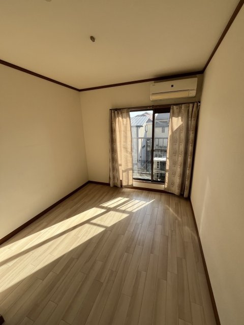 神戸市東灘区岡本７丁目の賃貸マンションの居間・リビング