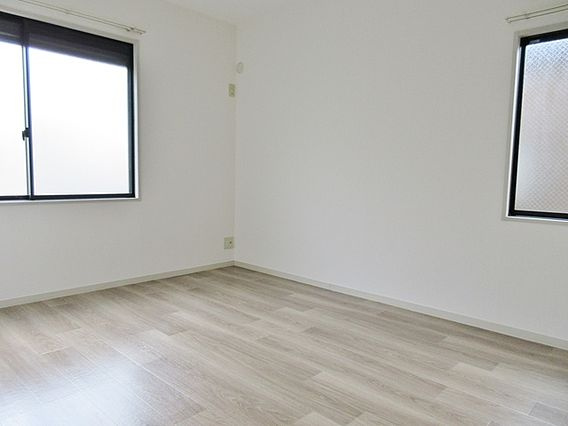 神戸市灘区上野通４丁目のアパートの居間・リビング