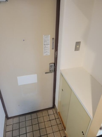 神戸市灘区日尾町２丁目の賃貸マンションの玄関