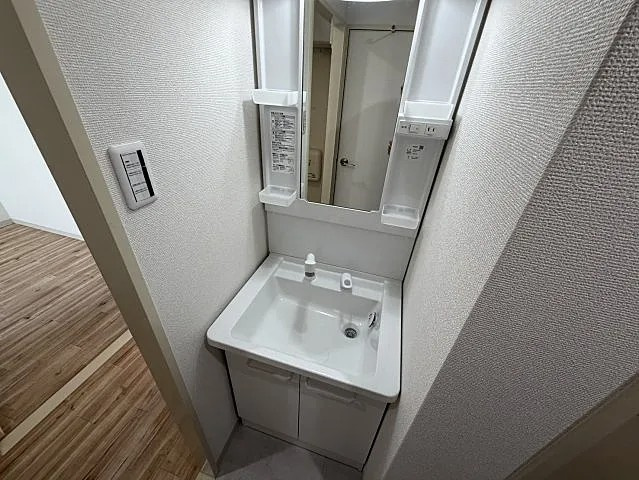 神戸市灘区鶴甲３丁目の賃貸マンションの洗面所
