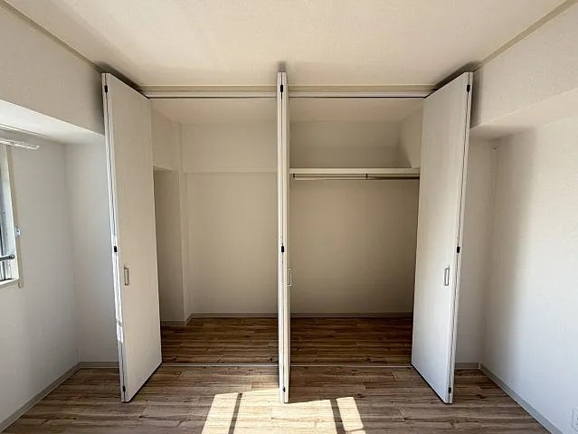 神戸市灘区鶴甲３丁目の賃貸マンションの収納