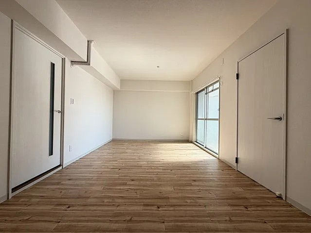 神戸市灘区鶴甲３丁目の賃貸マンションの居間・リビング