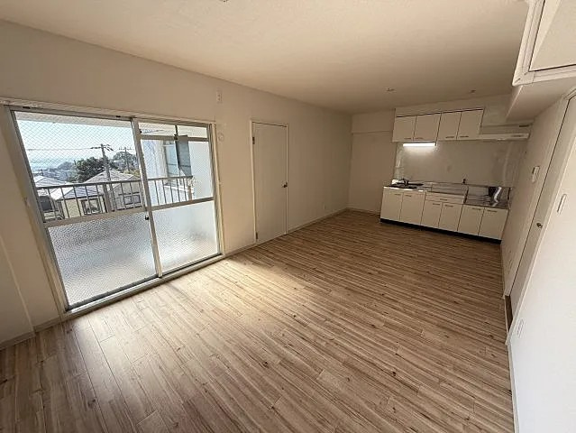 神戸市灘区鶴甲３丁目の賃貸マンションの居間・リビング