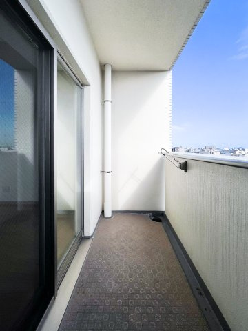 神戸市灘区徳井町４丁目の賃貸マンションのバルコニー