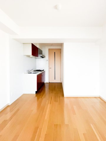 神戸市灘区徳井町４丁目の賃貸マンションの居間・リビング
