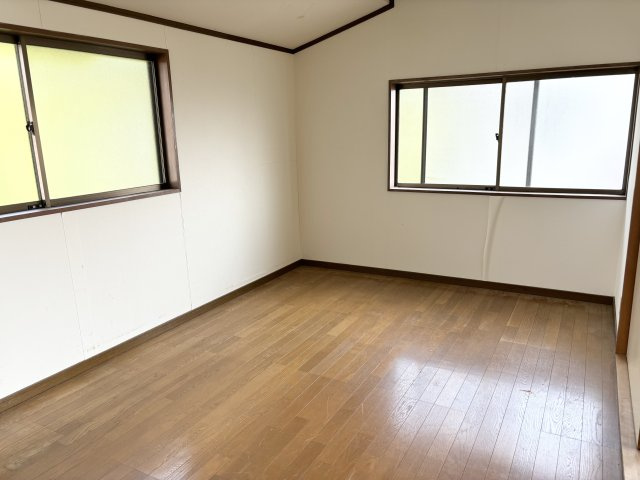神戸市灘区青谷町３丁目のアパートの居間・リビング