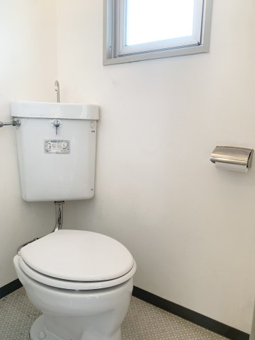 神戸市灘区岩屋中町３丁目の賃貸マンションのトイレ