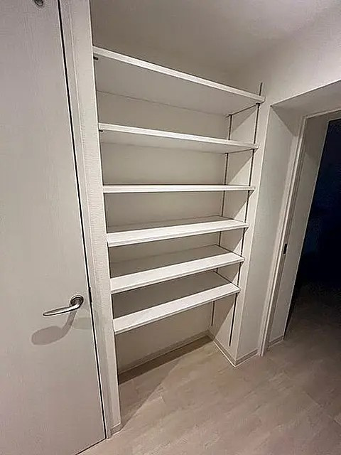 芦屋市大東町の賃貸マンションの収納