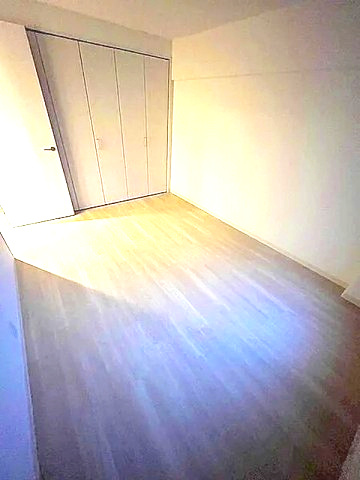芦屋市大東町の賃貸マンションの居間・リビング