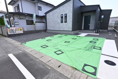 【駐車場】 | 太田市新井町第6期　クライン | 広々とした駐車場は来客時も安心です◎