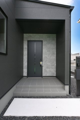 【玄関】 | 太田市新井町第6期　クライン | モダンなデザインの玄関はとってもお洒落でお家に帰るのが楽しみになりますね♪