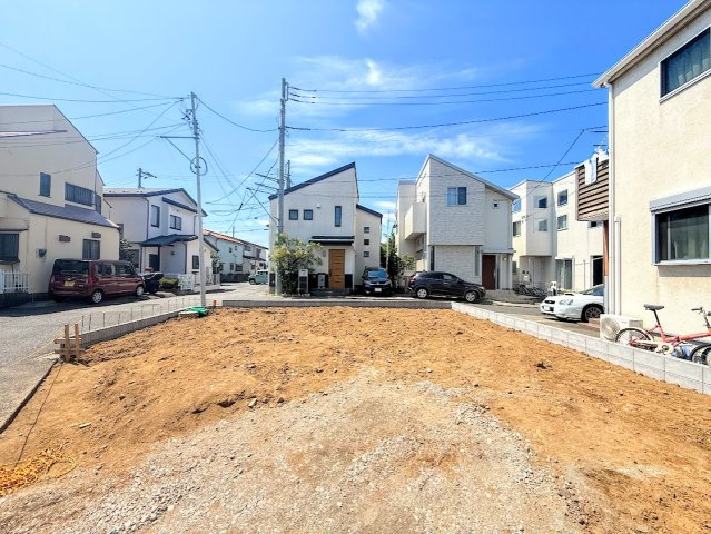 茅ヶ崎市浜之郷　条件付き売地の外観|◆堂々たる趣ながら、主張し過ぎずどこか余裕を感じさせるシャープなフォルムで佇む邸宅は、晴天の空と照らし合わせる事で、本来あるべき完成形の姿を見せてくれます。