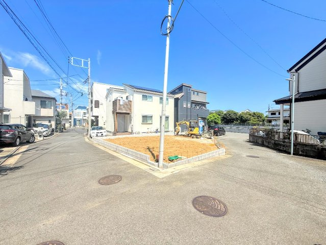茅ヶ崎市浜之郷　条件付き売地の前面道路含む現地写真|◆前面道路も幅員があり車の運転も安心！前面道路は閑静な住宅地。車通りの少ない道路です。お子様にも安心です。