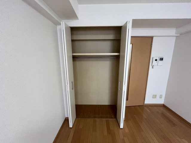 レジディア三宮東の収納|同物件別部屋写真