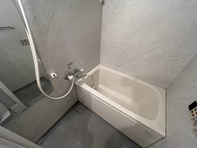 レジディア三宮東の浴室|同物件別部屋写真