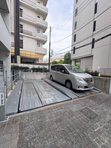 リエトコート元赤坂の駐車場