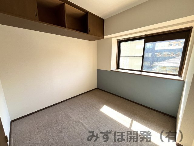 山形市松波4丁目5-1-302号室　ネオハイツ県庁南の洋室