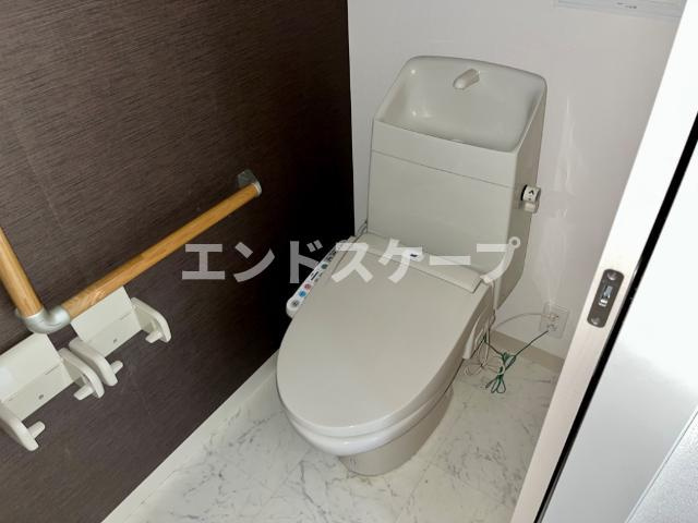 ユニヴァリィ　ブリランテのトイレ|シャワー付トイレ
高崎、前橋のお部屋探しはエンドスケープまで！お客様の理想お聞かせ下さい♪