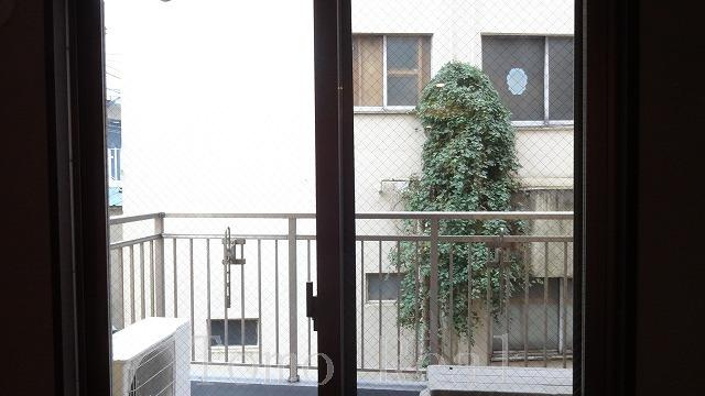 レジディア六本木檜町公園のバルコニー