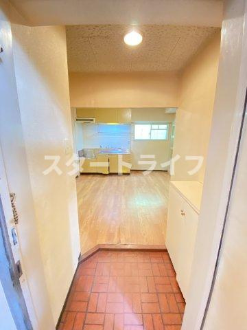 大阪市淀川区東三国６丁目の賃貸マンションの玄関