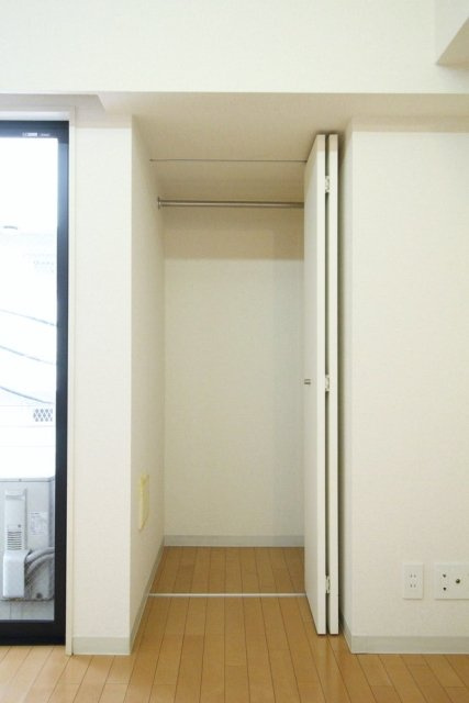 フェニックス西新宿５丁目弐番館の収納|クローゼット