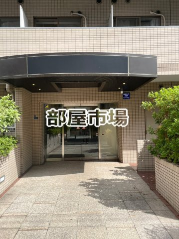 レジデンス上野のエントランス