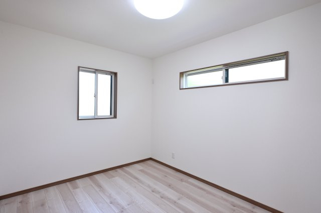 【洋室】 | 太田市東別所町第7期　＜新築平屋建て＞ | 2面採光の明るい洋室は子供部屋にもピッタリです♪