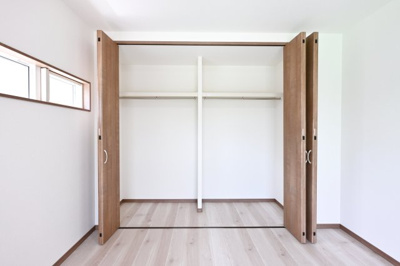 【収納】 | 太田市東別所町第7期　＜新築平屋建て＞ | 各居室にたっぷり収納をご用意しており、お部屋はいつでもスッキリ♪