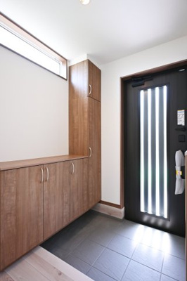 【玄関】 | 太田市東別所町第7期　＜新築平屋建て＞ | 明るい玄関が出迎えます♪