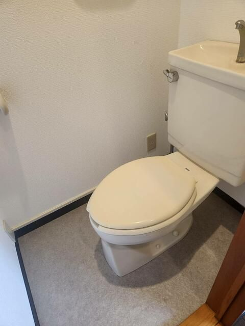 メゾンマルセ南糧のトイレ