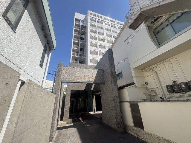Studio Parerのエントランス