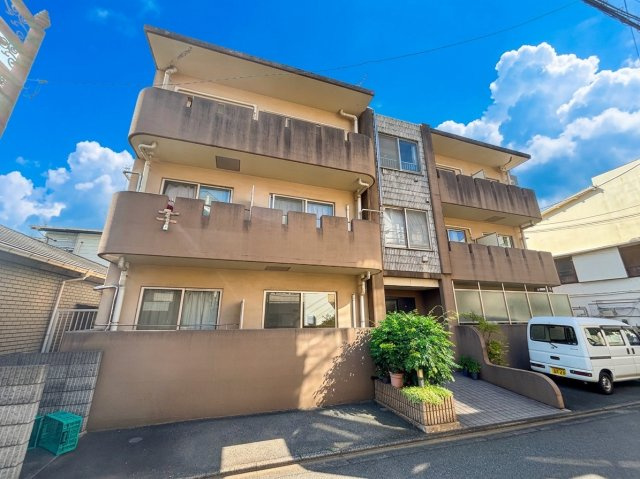 清瀬市松山２丁目の賃貸マンションの外観