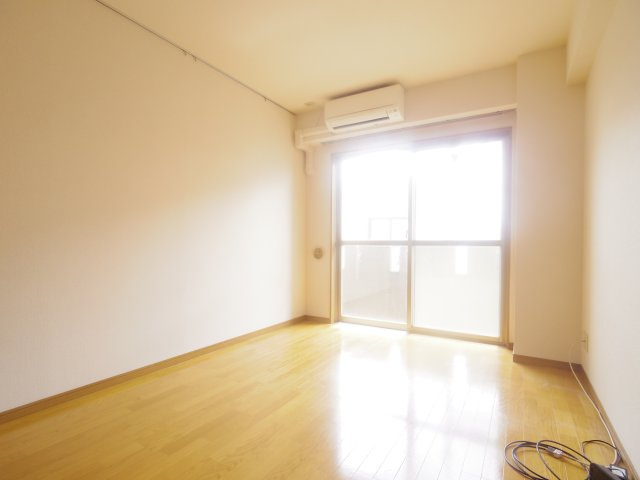 清瀬市松山２丁目の賃貸マンションの居間・リビング
