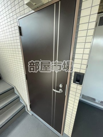 ルル浅草千束の玄関